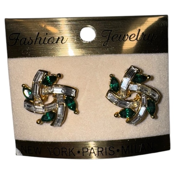 Jewelry - Stunning vintage earrings